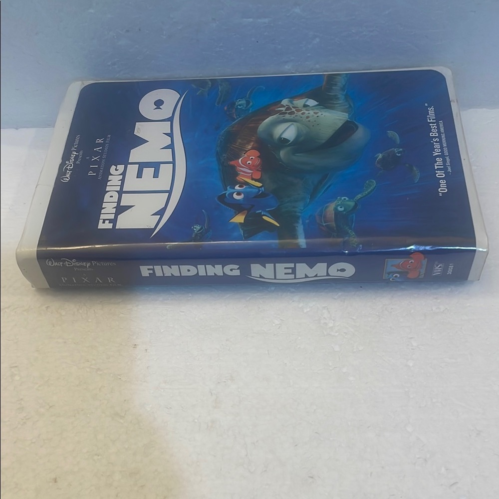 Finding Nemo VHS Tape in clamshell case - Picture 2 of 8